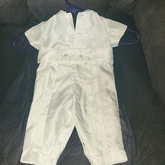 C I Castro White Infant Suit size 3 months - Picture 2 of 4
